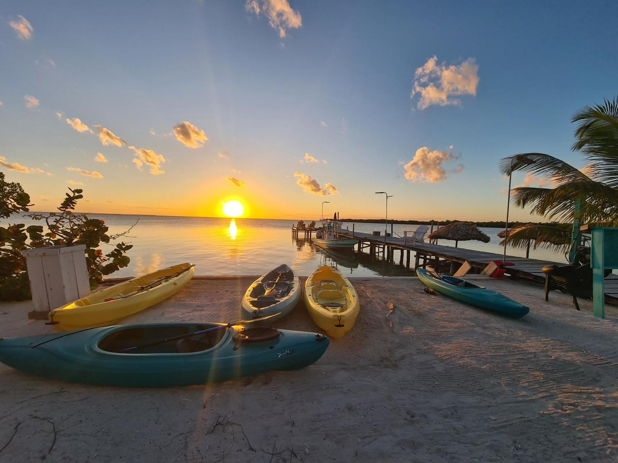Bay Towers Aparthotel Caye Caulker Ngoại thất bức ảnh